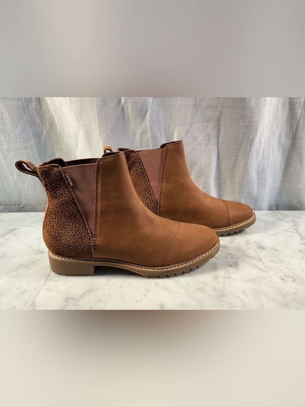 Toms Chestnut/Tan Chelsea Ankle Boots size 6.5W